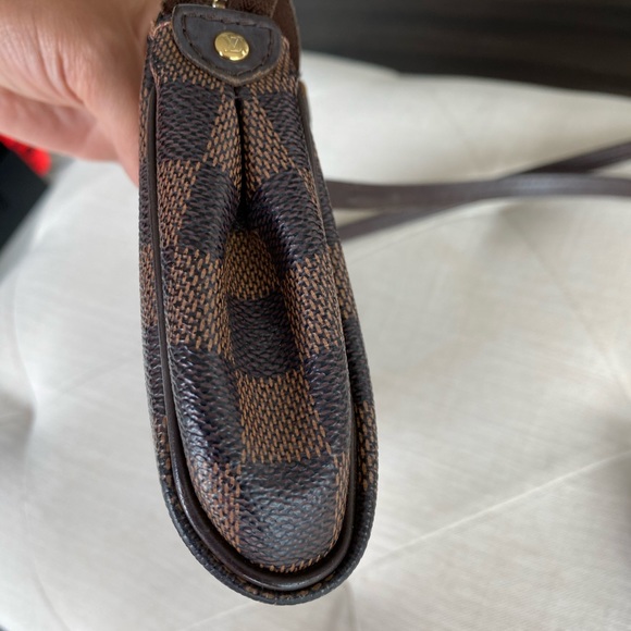 Louis Vuitton Eva Damier - Picture 6 of 16